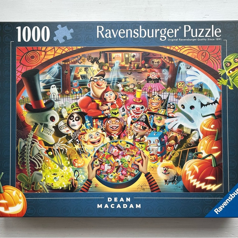 Ravensburger Halloween Extravaganza Puzzle - 1000 Pieces